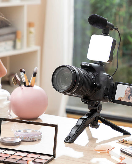 Kit Vlogging avec Lumière, Micro y Télécommande Plodni InnovaGoods 6 Pièces